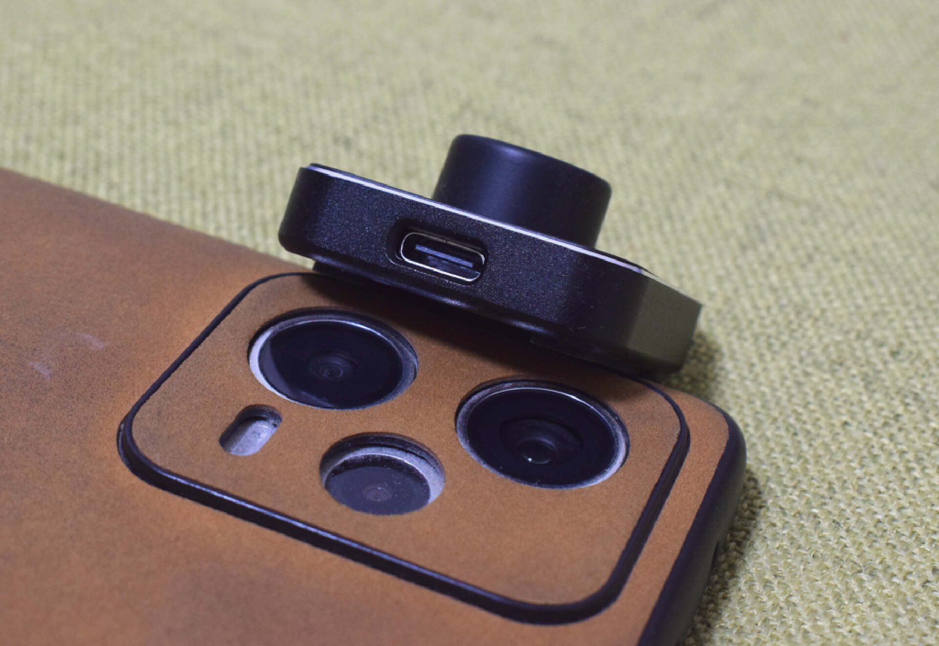 有了QuzzZ智能指环,送老婆礼物多了一份贴心选择