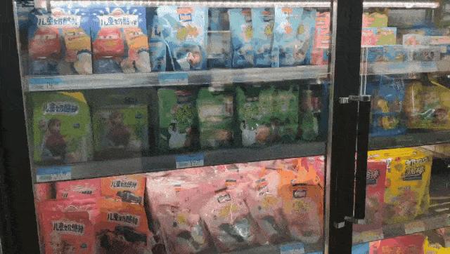 暴跌200亿,被骂智商税!超市最会“*脑洗**”网红,还能强撑多久?