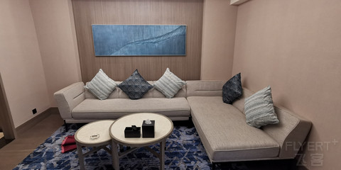 南宁鑫伟万豪酒店离南宁站多远,南宁鑫伟万豪酒店房间内容