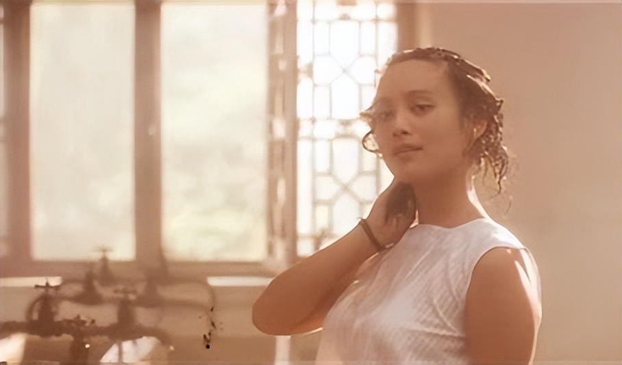 “狂野性感”的宁静，混娱乐圈无人敢*规则潜**，情史劲爆火辣