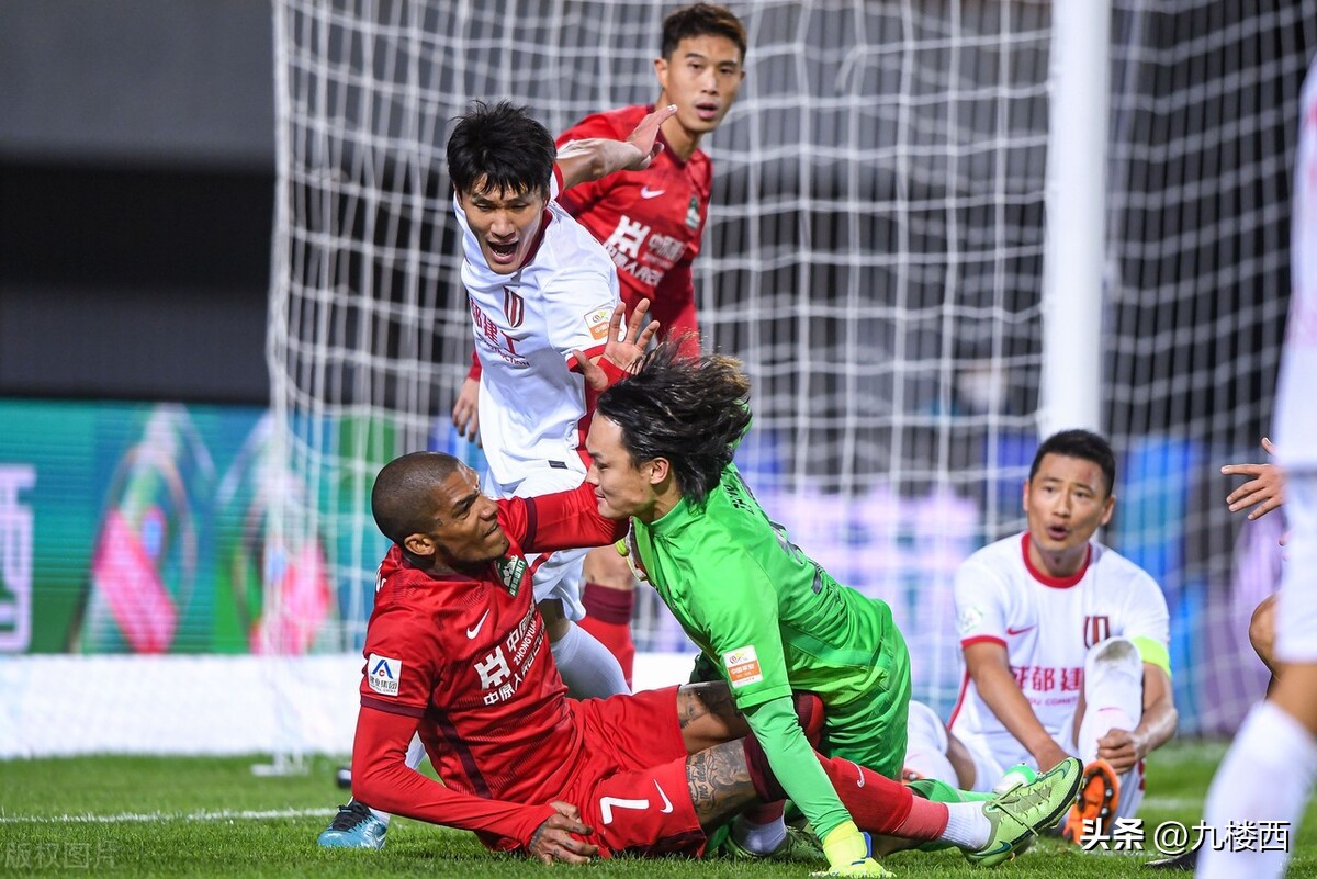 河南艰难：禁赛一年废了多拉多，联赛收尾再废卡兰加，专治不服？