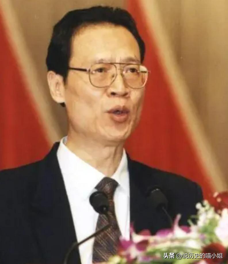 他15岁参军71年未能回家,19岁的他在部队荣立二等功