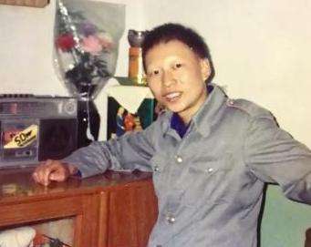 五位长得丑却娶了白天鹅的男星,5位长得丑却娶了白天鹅的男星