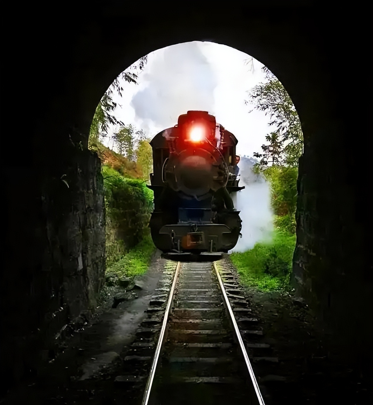 火车司机的一天一夜,火车司机的铁路生活