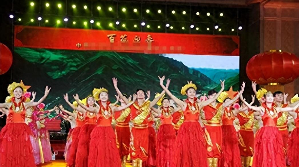 许家印歌舞团队演员照片,许家印歌舞团队演员状况