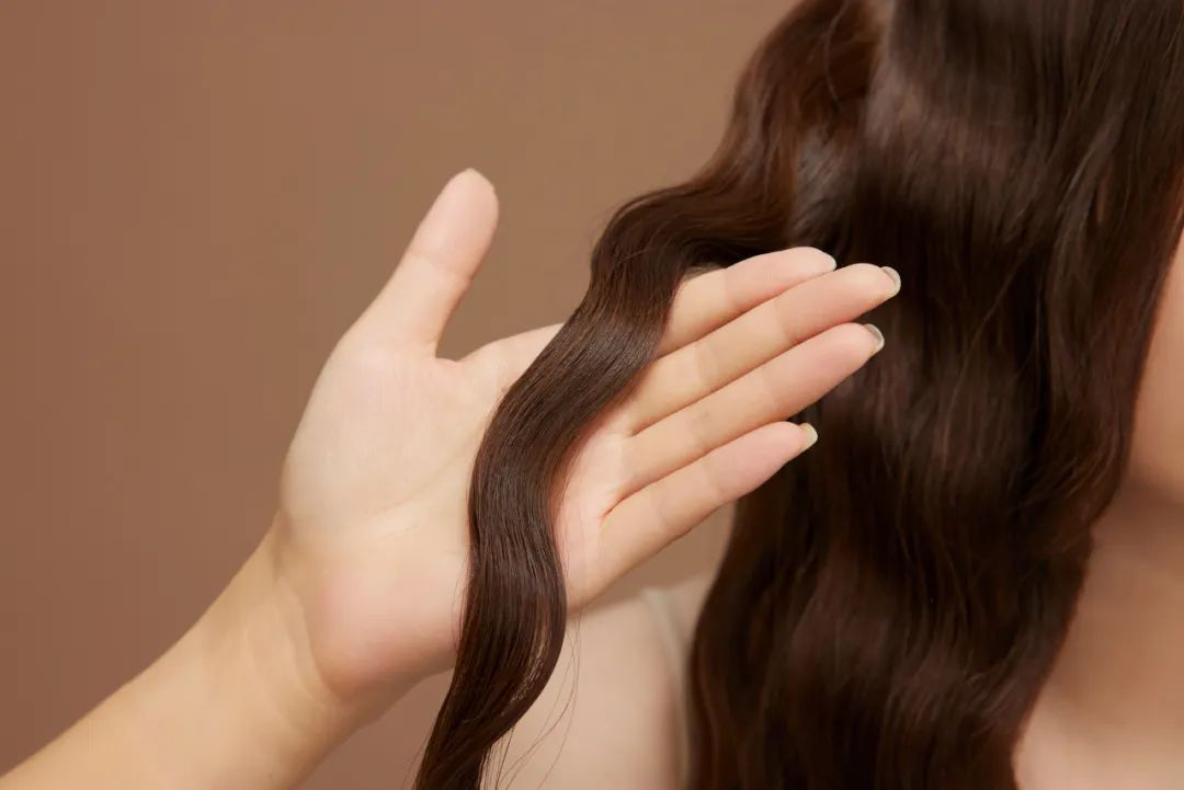 美发办卡跑路,美发店10元快剪模式怎么运作的