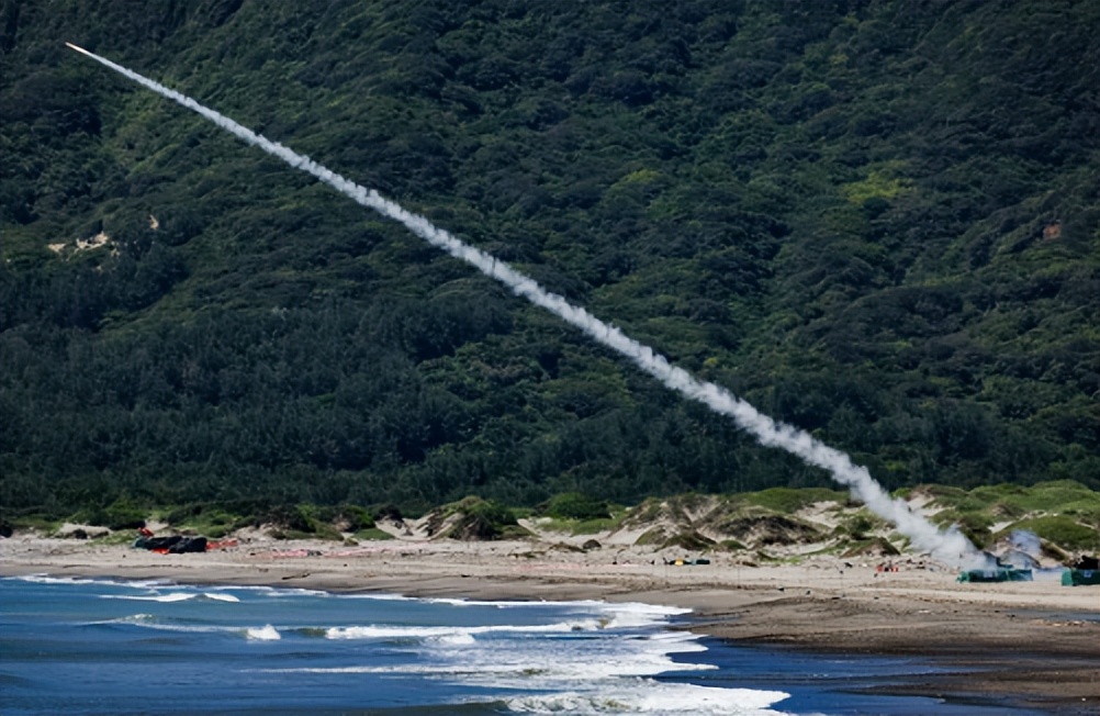 7月7日：向台湾驻军后，台岛有钱人开始变现，解放军有收台征兆
