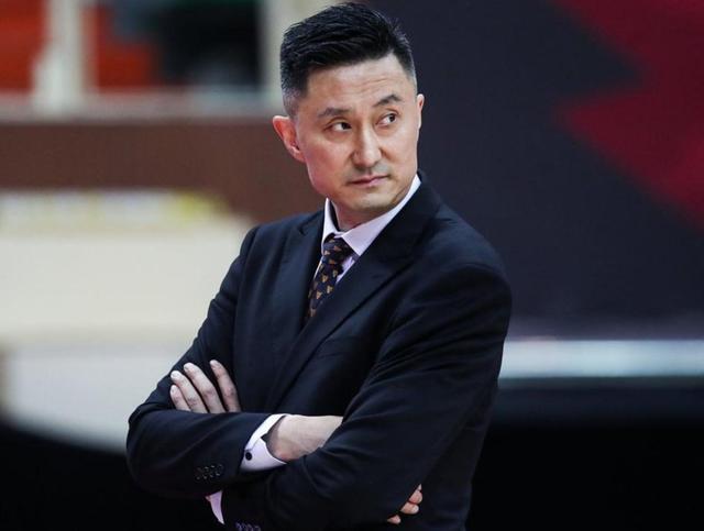 郭士强担任中国主教练,杨鸣帮郭士强挺进季后赛