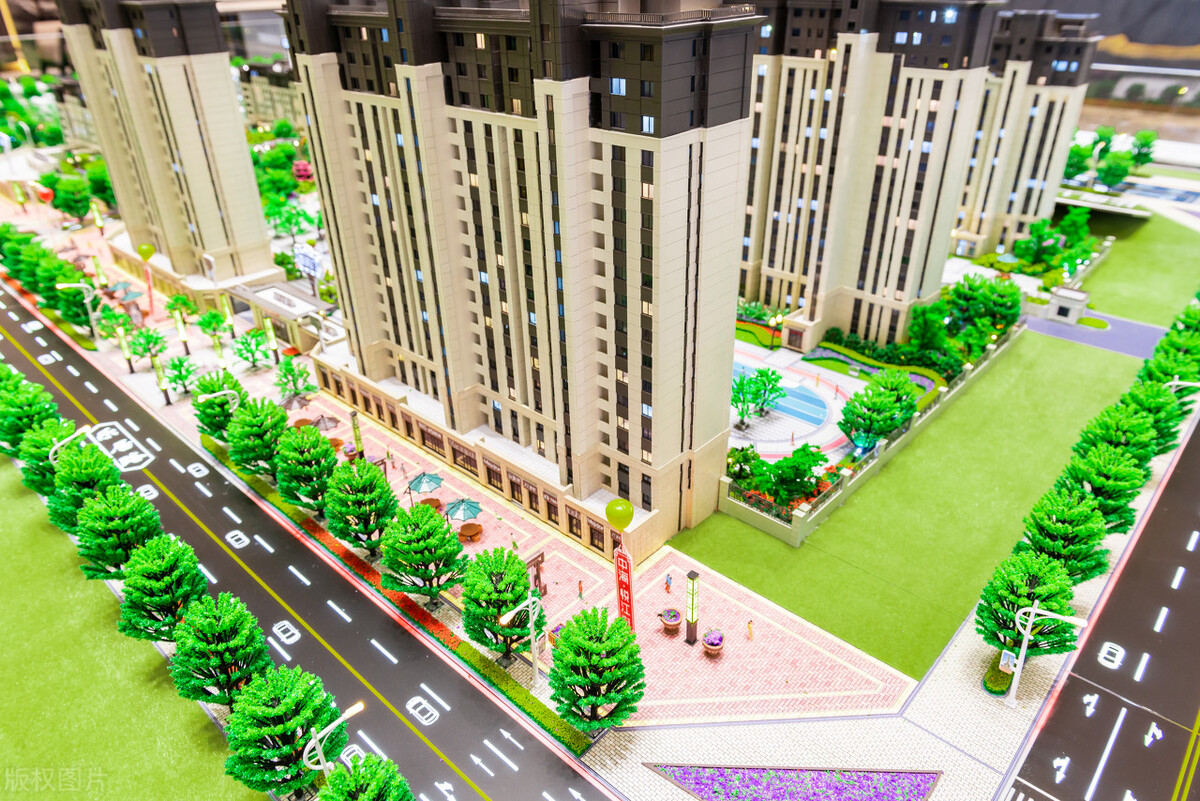 想赚大钱千万别做实体生意，而是要开皮包公司，学会空手套白狼！