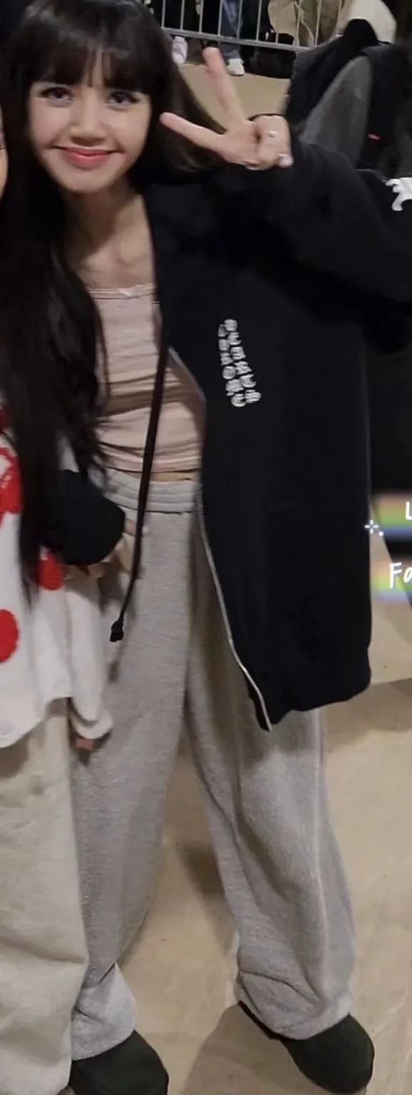 抢断货!这双丑鞋火成热门单品?!网友:又是看不懂的时尚…