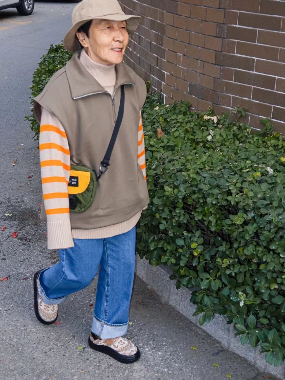 老年人60-70岁洋气帽子春秋款,冬季适合四十岁穿的减龄洋气套装