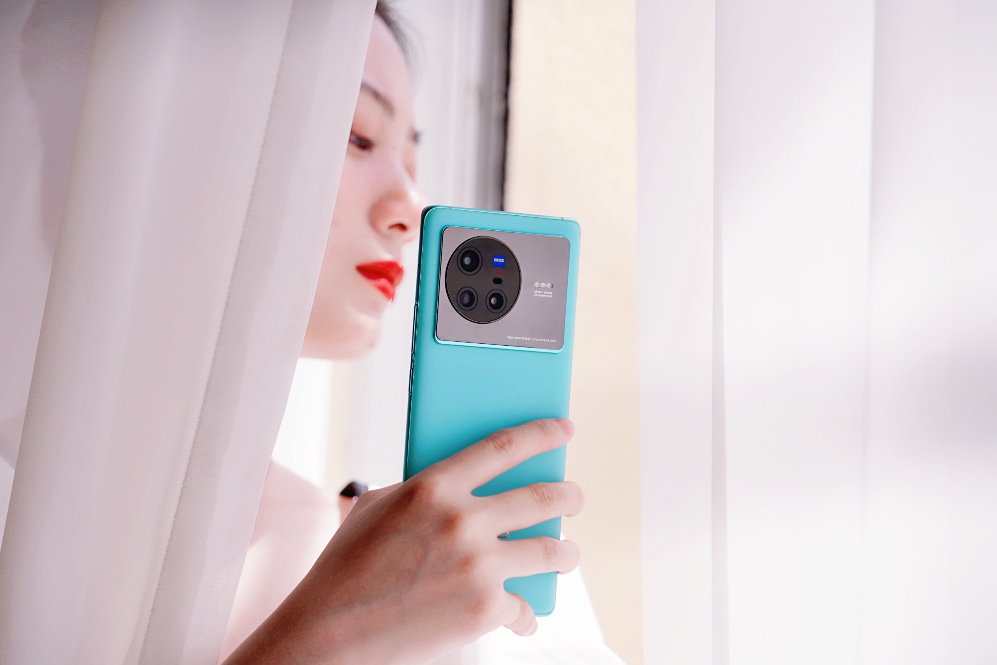 vivox80pro天玑9000吃鸡画质,vivox80pro旅程版抗摔测试