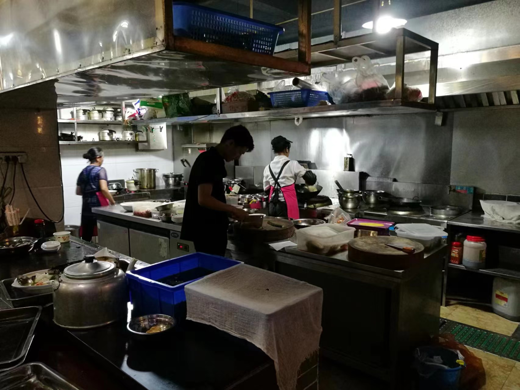 便民市场做干果一年大概赚多少,摆摊卖干果生意好做吗