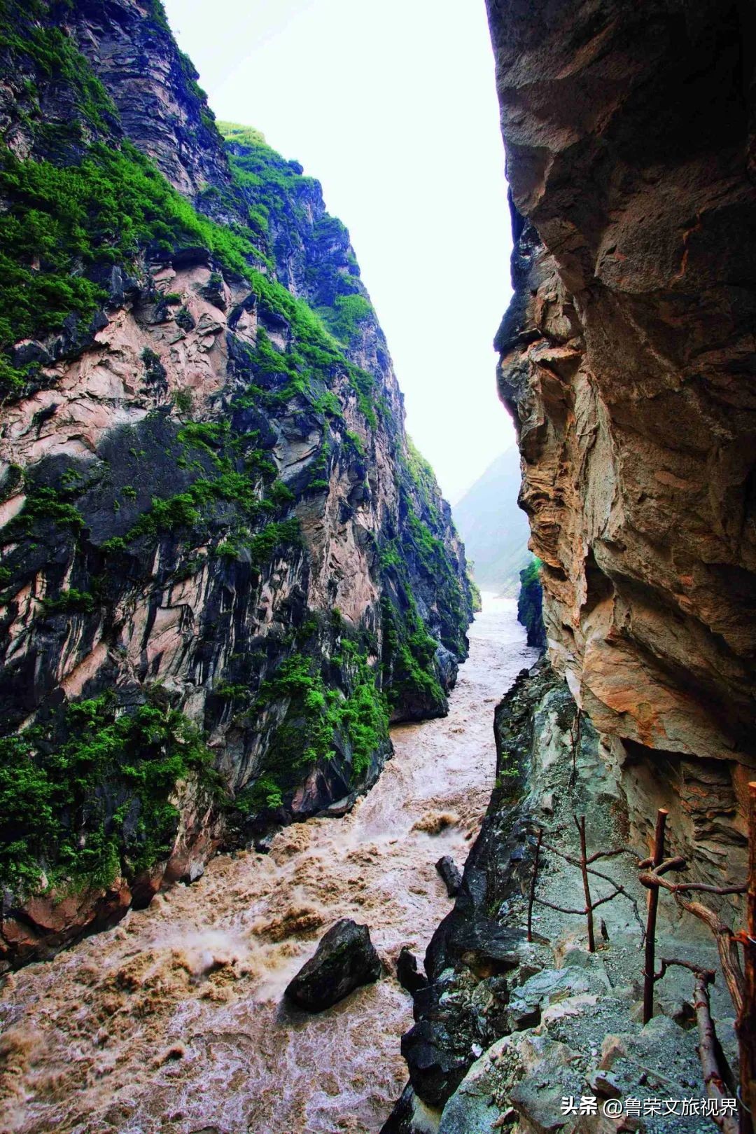 世界经典徒步线路虎跳峡,虎跳峡高路徒步多少公里