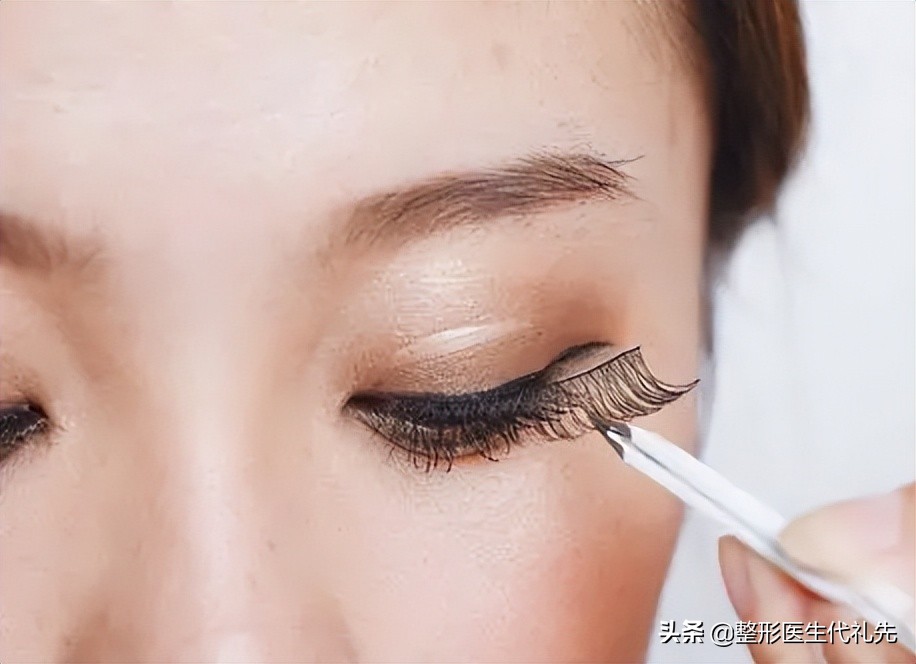 40岁以后为什么眼睛变小了,年轻人眼睛变小了怎么回事