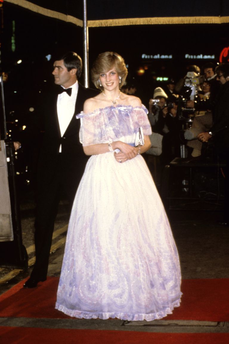 戴安娜王妃的蓝丝绒礼服,戴安娜王妃惊世容颜