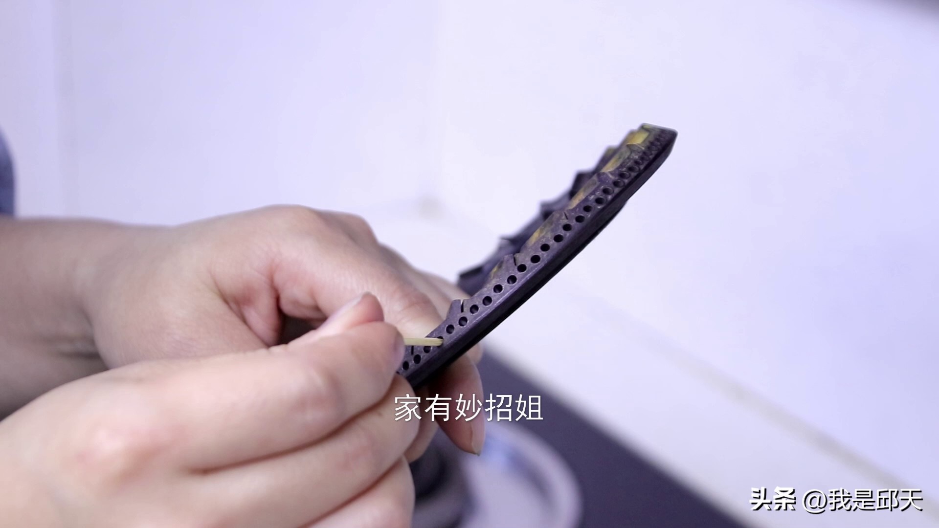 老板的燃气灶怎么调火焰调成蓝色,燃气灶火焰蓝色与红色的区别