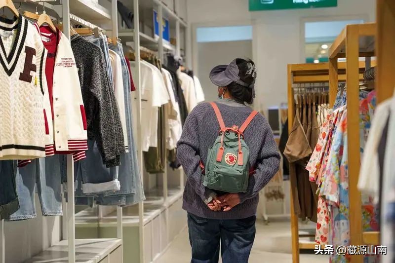 山南神力时代广场步行街二楼,神力时代购物广场