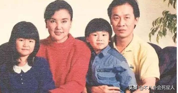 明星整容脸僵硬图片,老女明星整容脸和纯天然脸