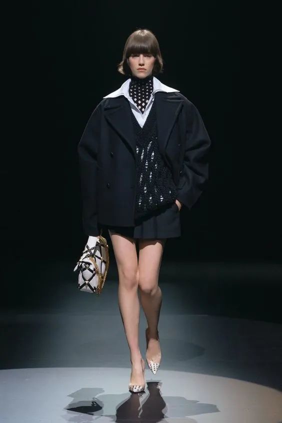 毛衣衬衫叠穿搭配什么裤子,冬天衬衫如何搭配毛衣