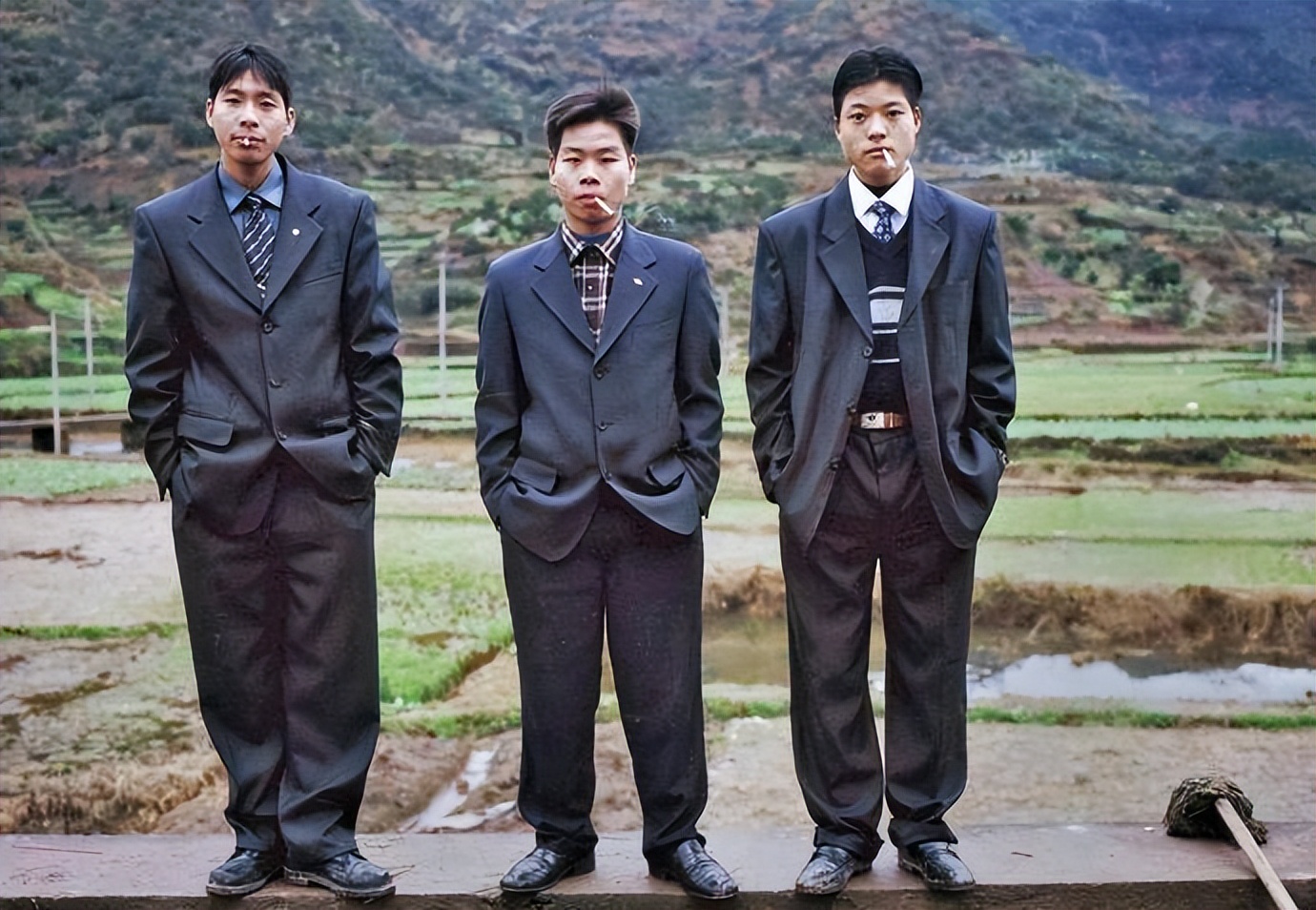 辽宁农民用蚂蚁打造神药，骗120万农民220亿，拿钱买豪车、养情人