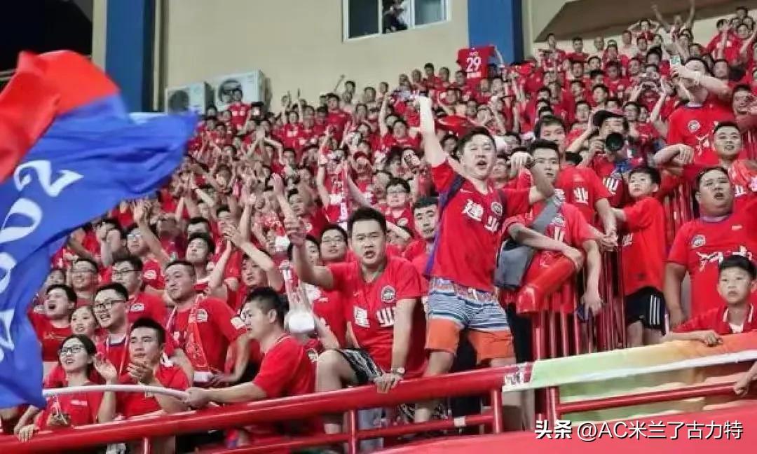 河南足球：从给球员腿上绑根火腿肠到不在俺家踢主场俺不掏钱