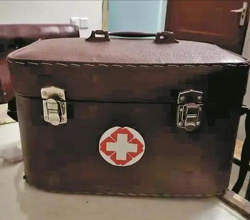 看病记2终于拆线了，医生却说我反应迟钝，检查结果却让人很无语