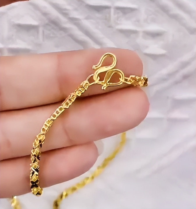 戴黄金项链老是断裂有什么说法吗,黄金项链戴上容易断怎么回事