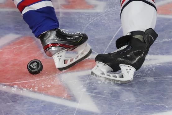 滑冰运动员冰刀是开刃的吗,滑冰选手的冰刀有多锋利