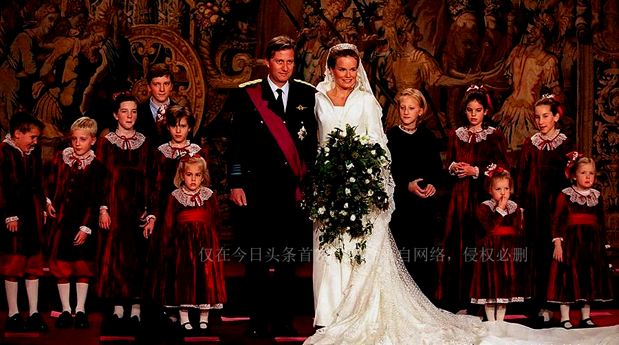 头皮扯出血也必须忍着，这才是真正的“欲戴王冠必承其重”！