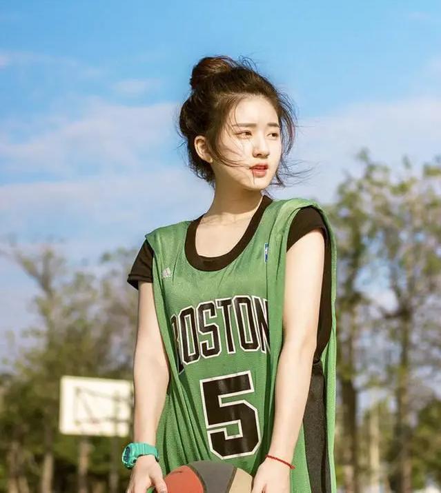 成功转型为明星的50位网红,凭自己努力走红的10位网红