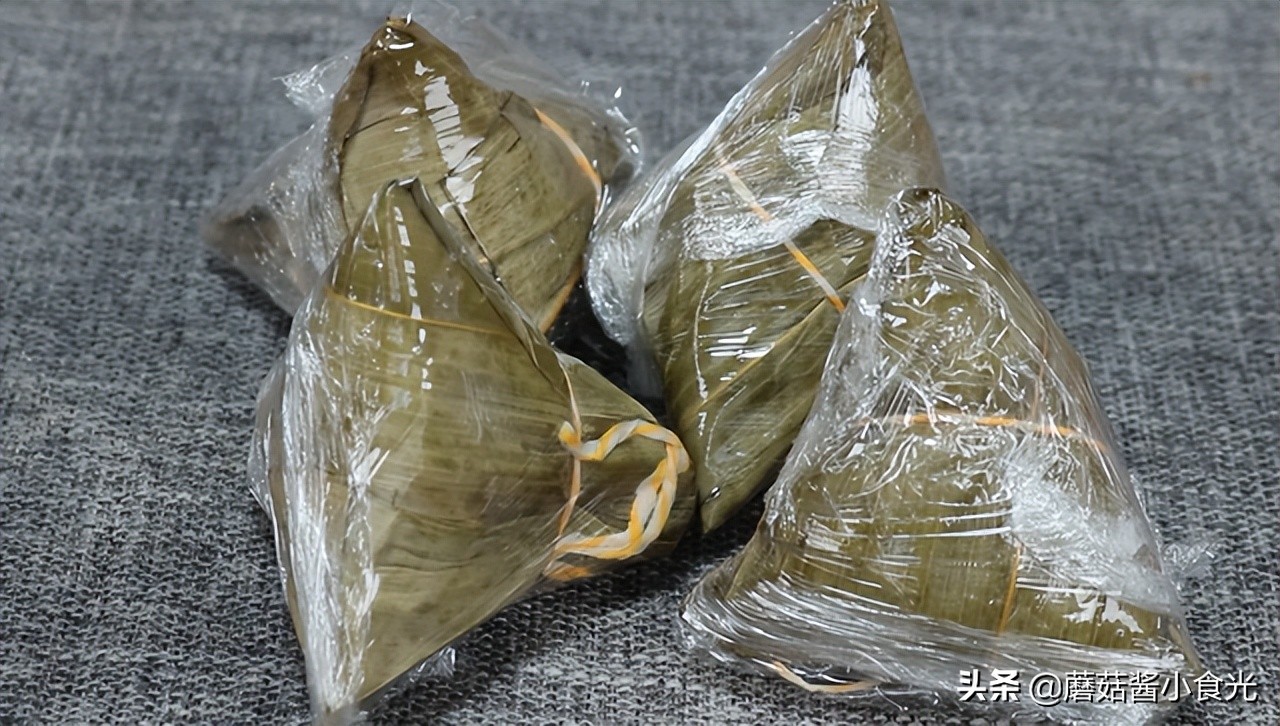 包的粽子不粘糊还发硬怎么补救,做的竹筒粽子发硬不好吃怎么回事