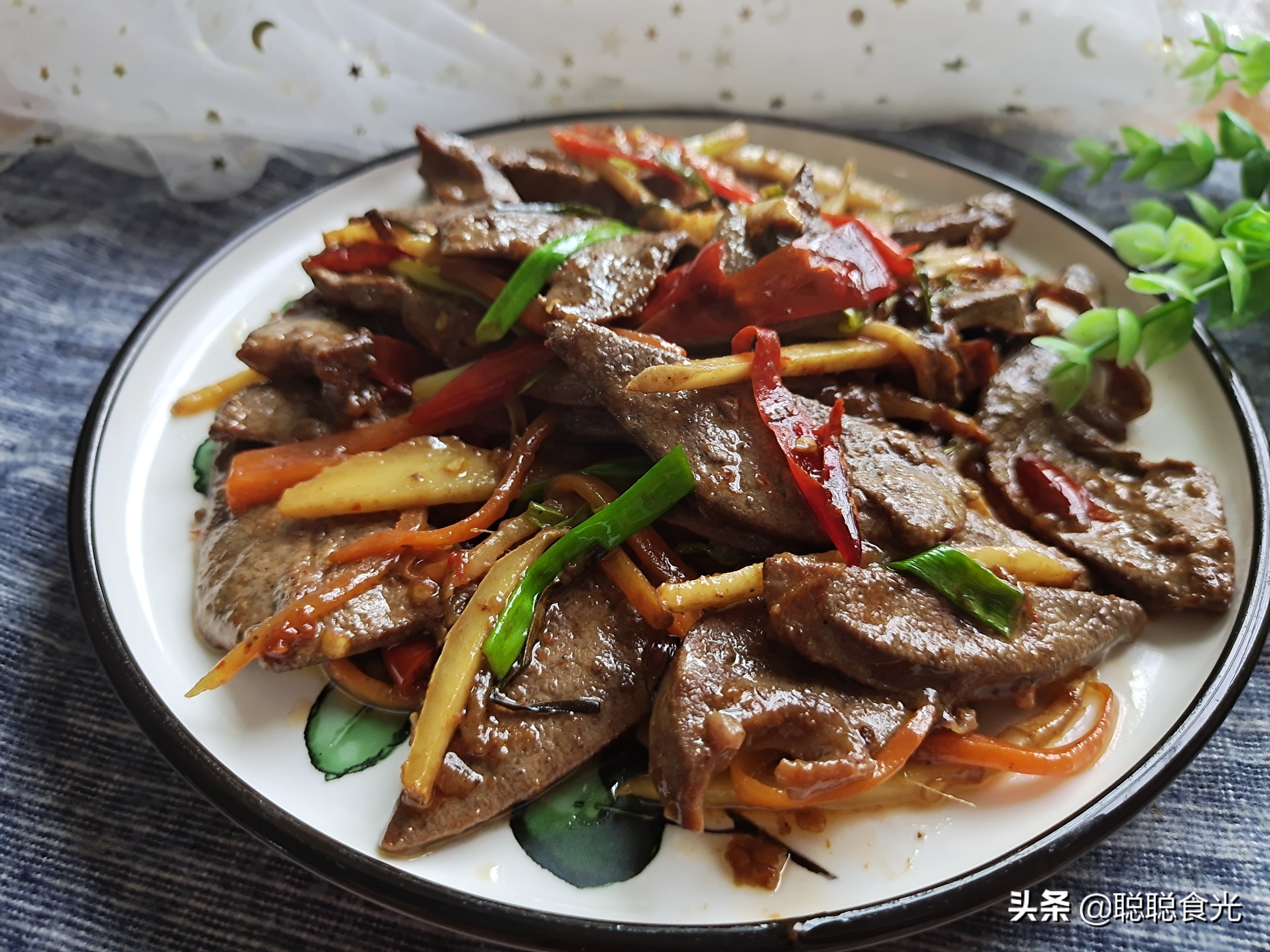 春天改善肤色暗黄喝什么汤,女人脸色暗黄吃什么水果调理