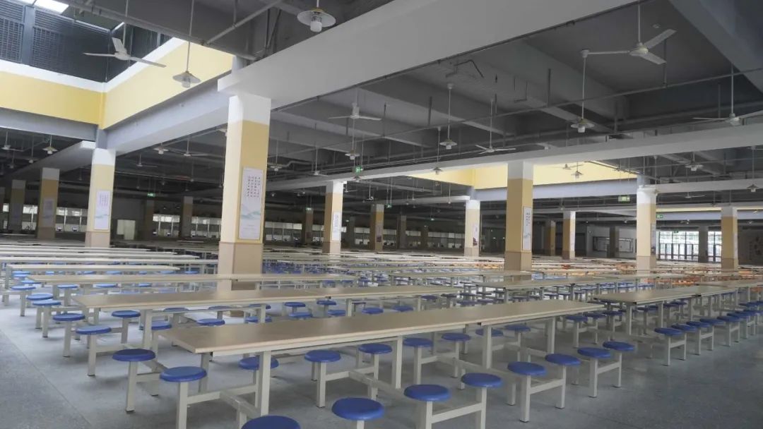 缁甸槼涓滆景楂樼骇涓鎺㈡牎,缁甸槼涓滆景楂樼骇涓鎺㈣