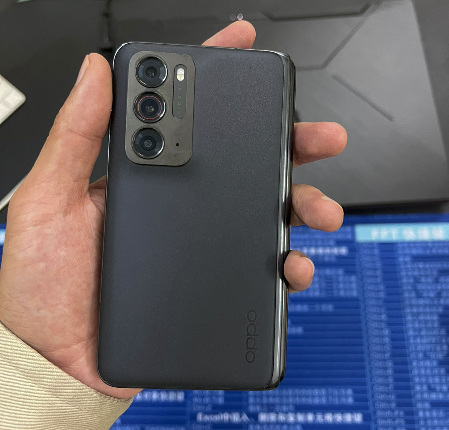 折叠屏手机三星fold3哪个版本好,折叠屏手机三星fold3升级最新款