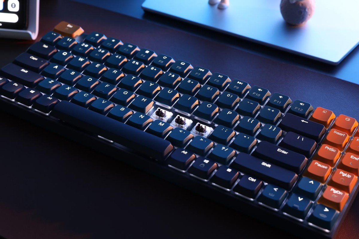 办公界的“Office”来了?绿联ku102矮茶轴机械键盘上手体验