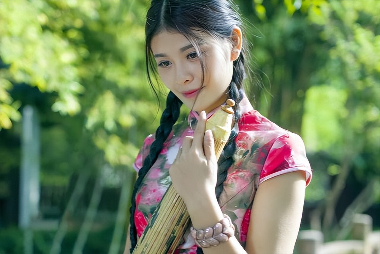 联想的技法在诗词创作中有多重要？掌握后可令意境倍增，实用无比