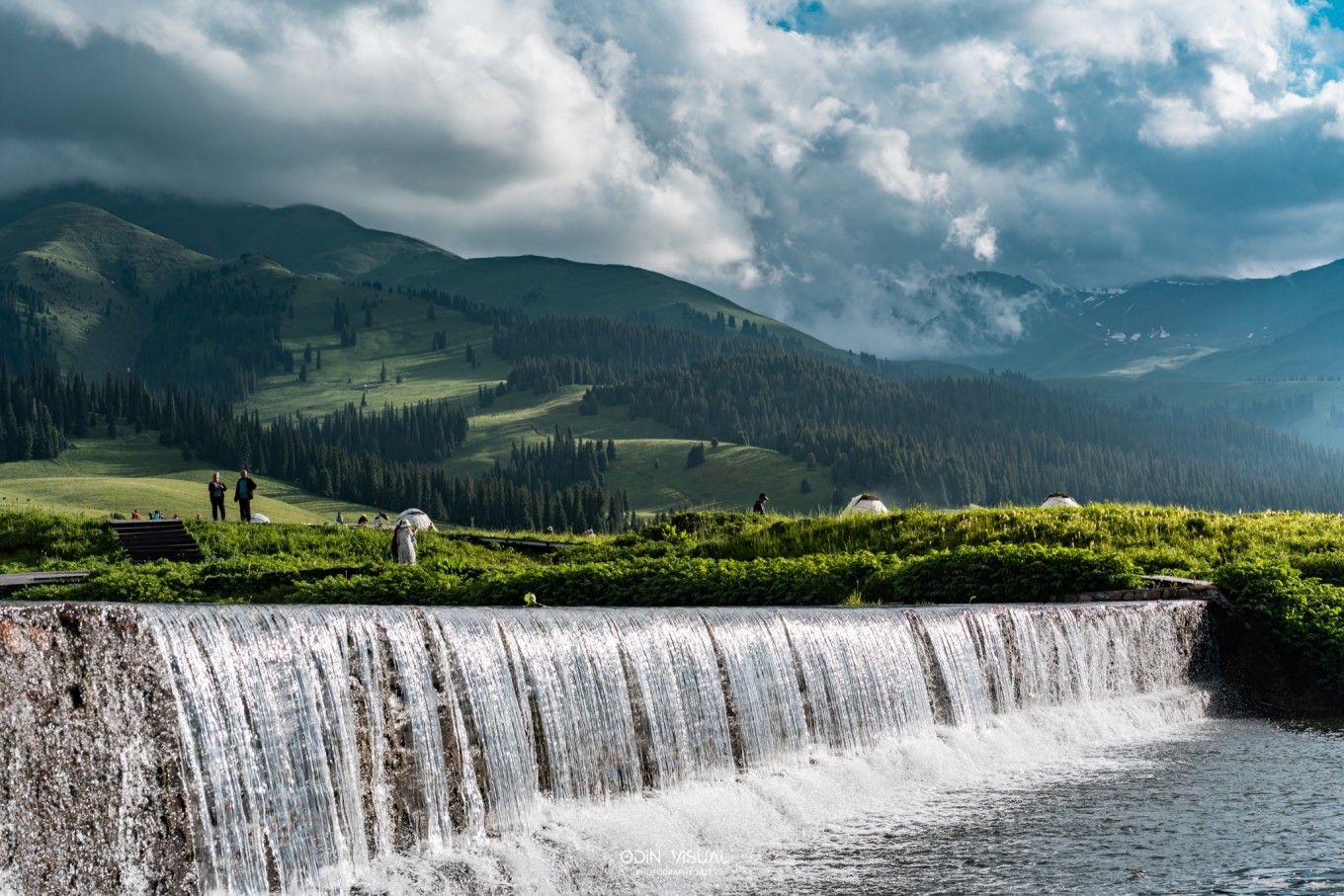 去新疆发现伊犁的美,世界之美尽在伊犁