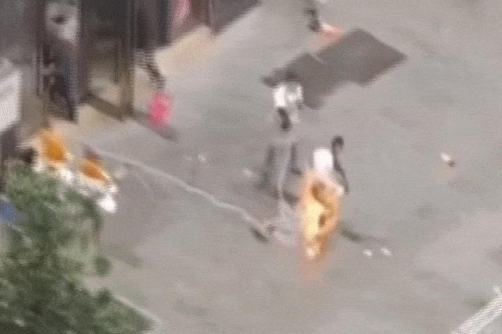 身上着火的自救方法有哪些,身上起火如何正确自救