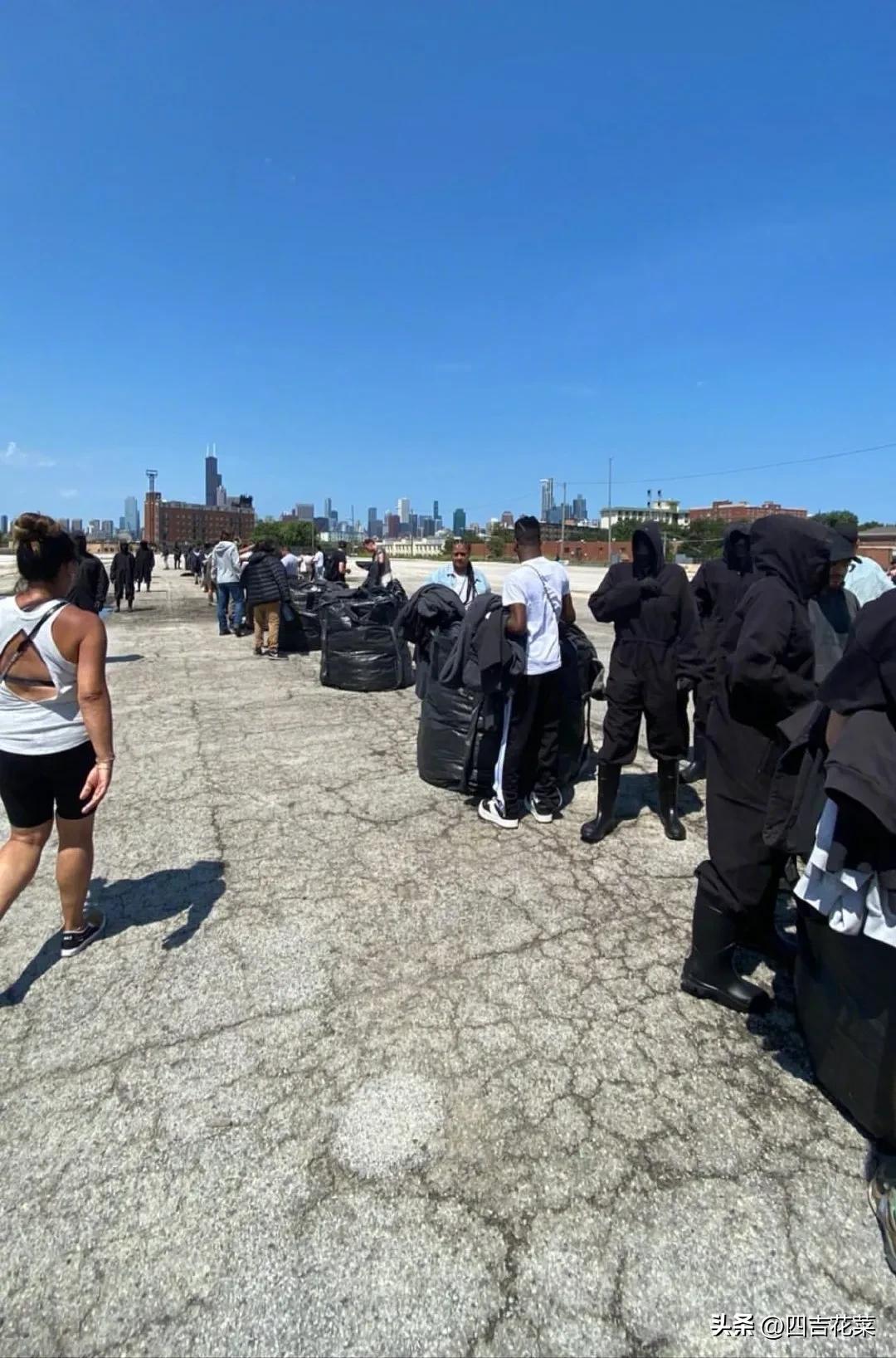 侃爷yeezy新鞋曝光,侃爷yeezy联名破洞牛仔