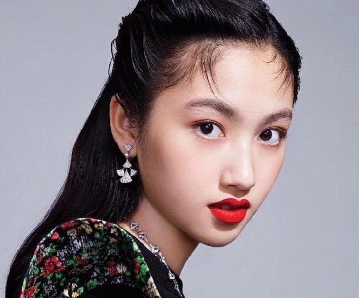 任达华女儿秀身材,任达华女儿长腿穿搭