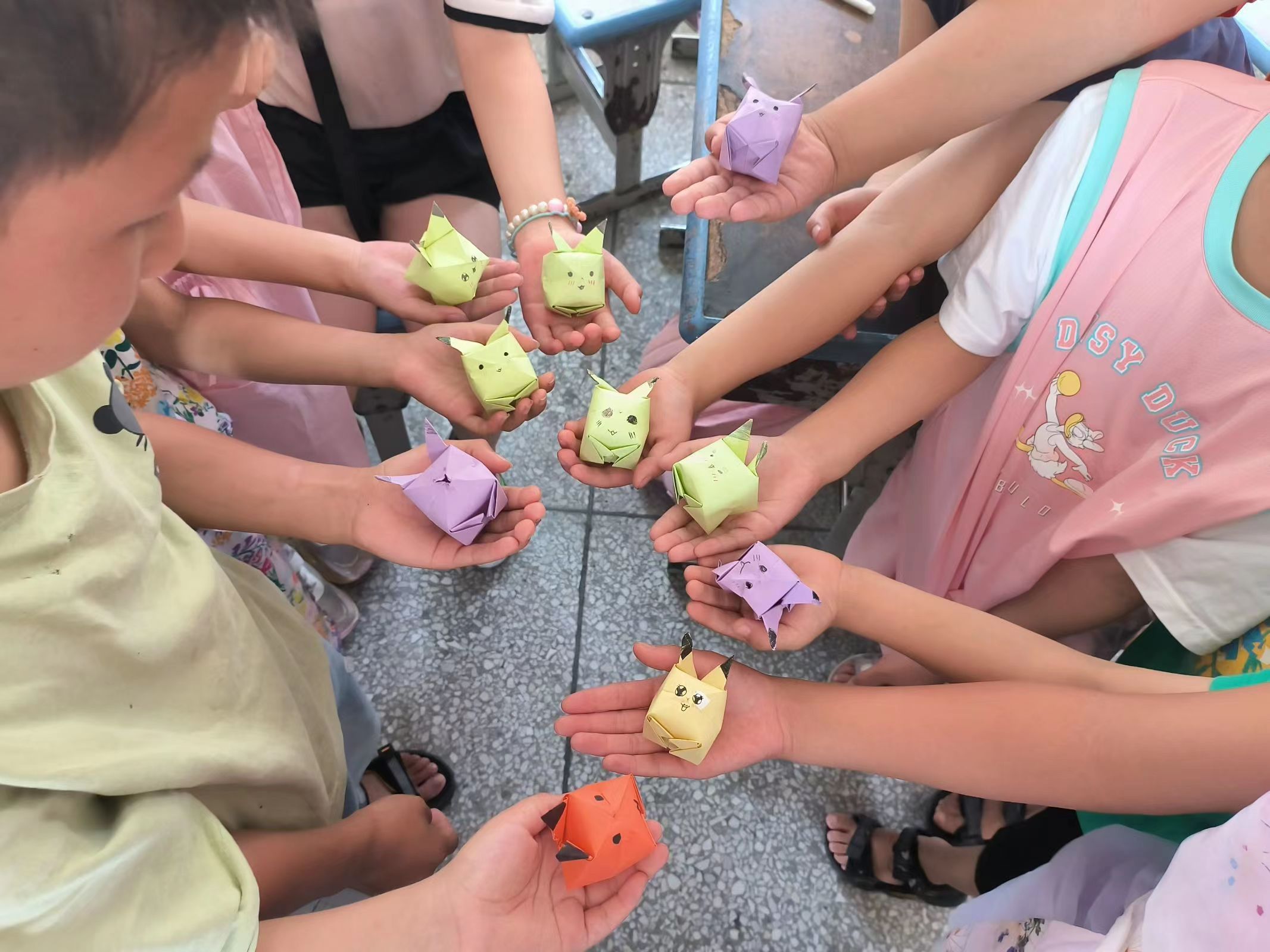 支教队走进留守儿童,走进乡村支教