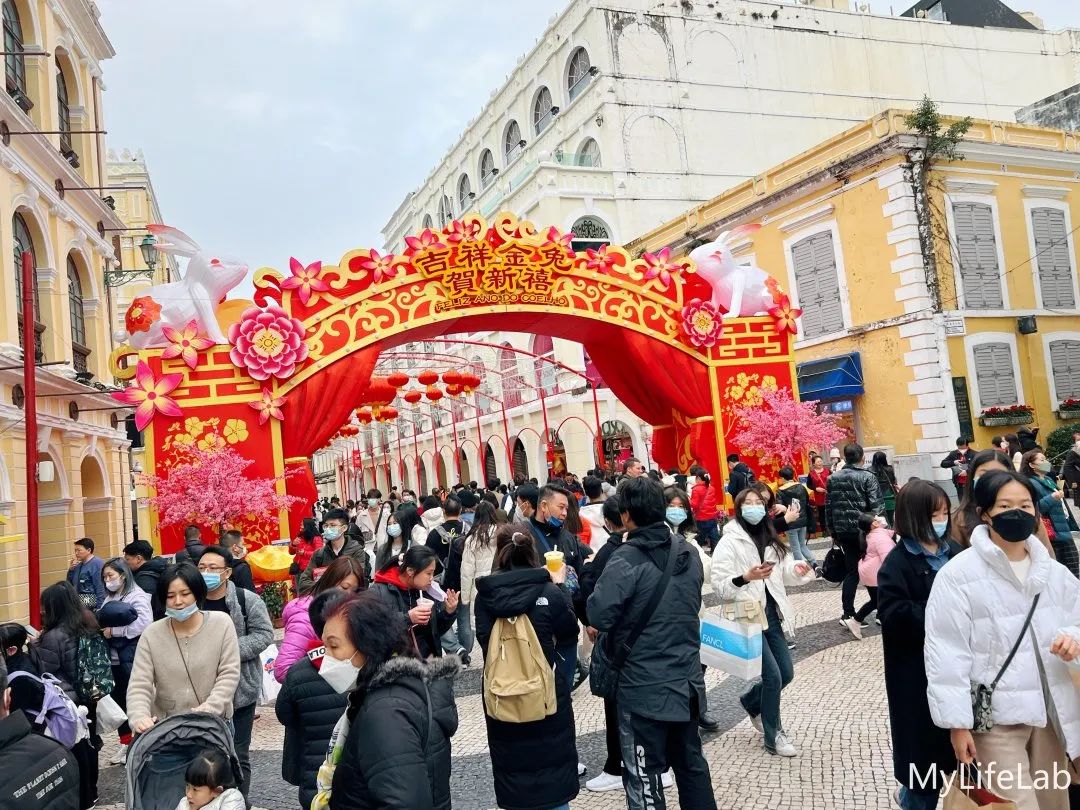 在3000+一晚的酒店吃泡面，澳门半日游耗尽电量...这个春节不一般