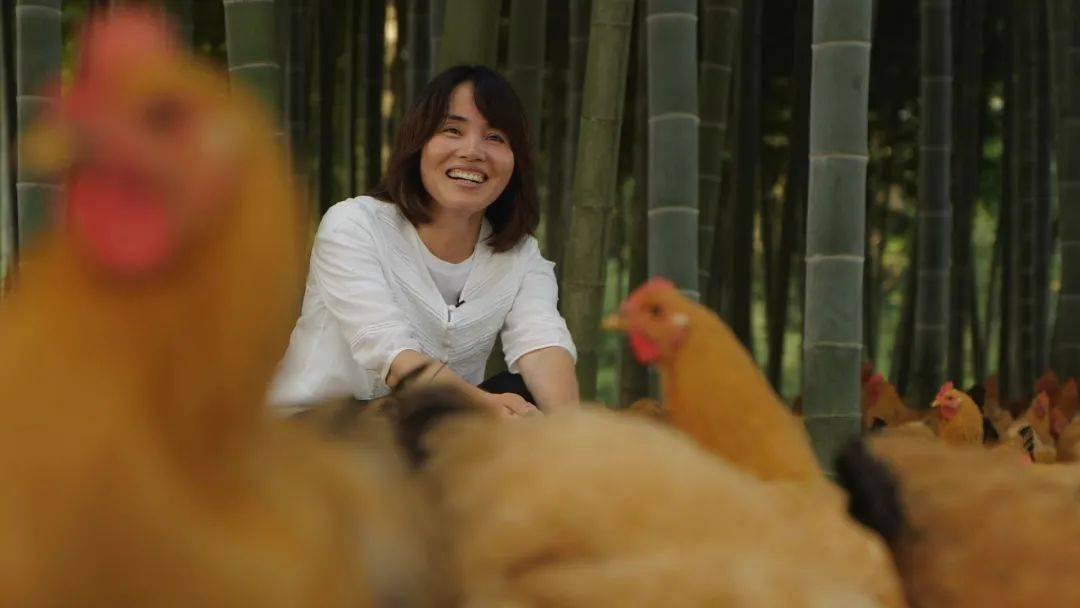 农村女孩进城打工，意外发现商机决定回家创业，一年却净赚4000万