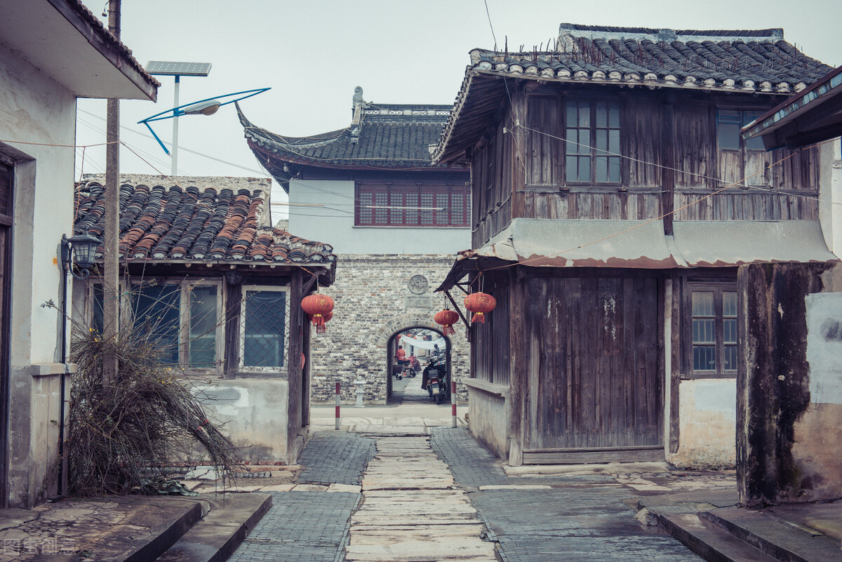 隐藏在繁华魔都的千年古镇,寻古幽访被时光遗忘的千年古镇