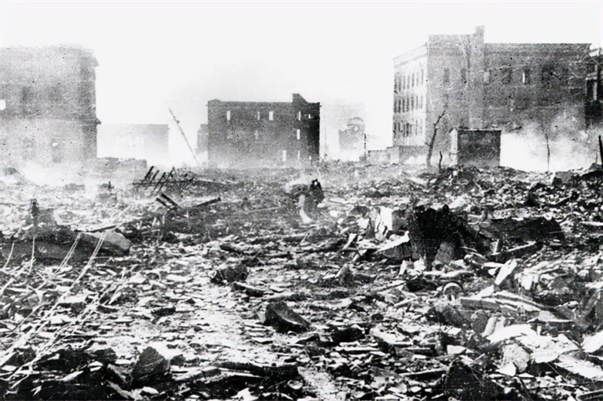 日本*女妓**玛丽，为等到心上人归来，78岁仍靠站街赚钱，受国人敬仰