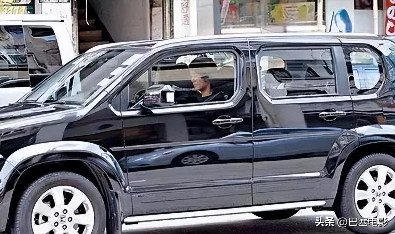 目前郑伊健靠什么生活,郑伊健低调笑谈婚后生活