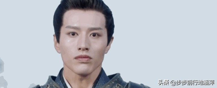 水润嫩滑的嘴唇,水润的嘴唇和干瘪的嘴唇对比