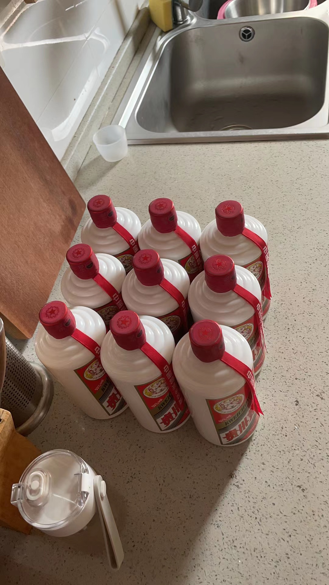 朋友圈卖特价酒茅台,朋友圈拉人头违法吗