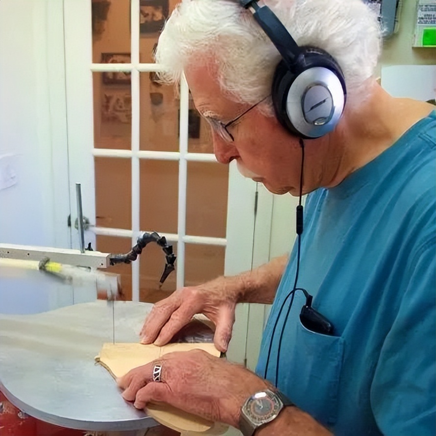 鑰佷汉闆曞鎯婅壋涓栦汉,鑰佸厛鐢熼洉濉戜綔鍝佹璧忓浘